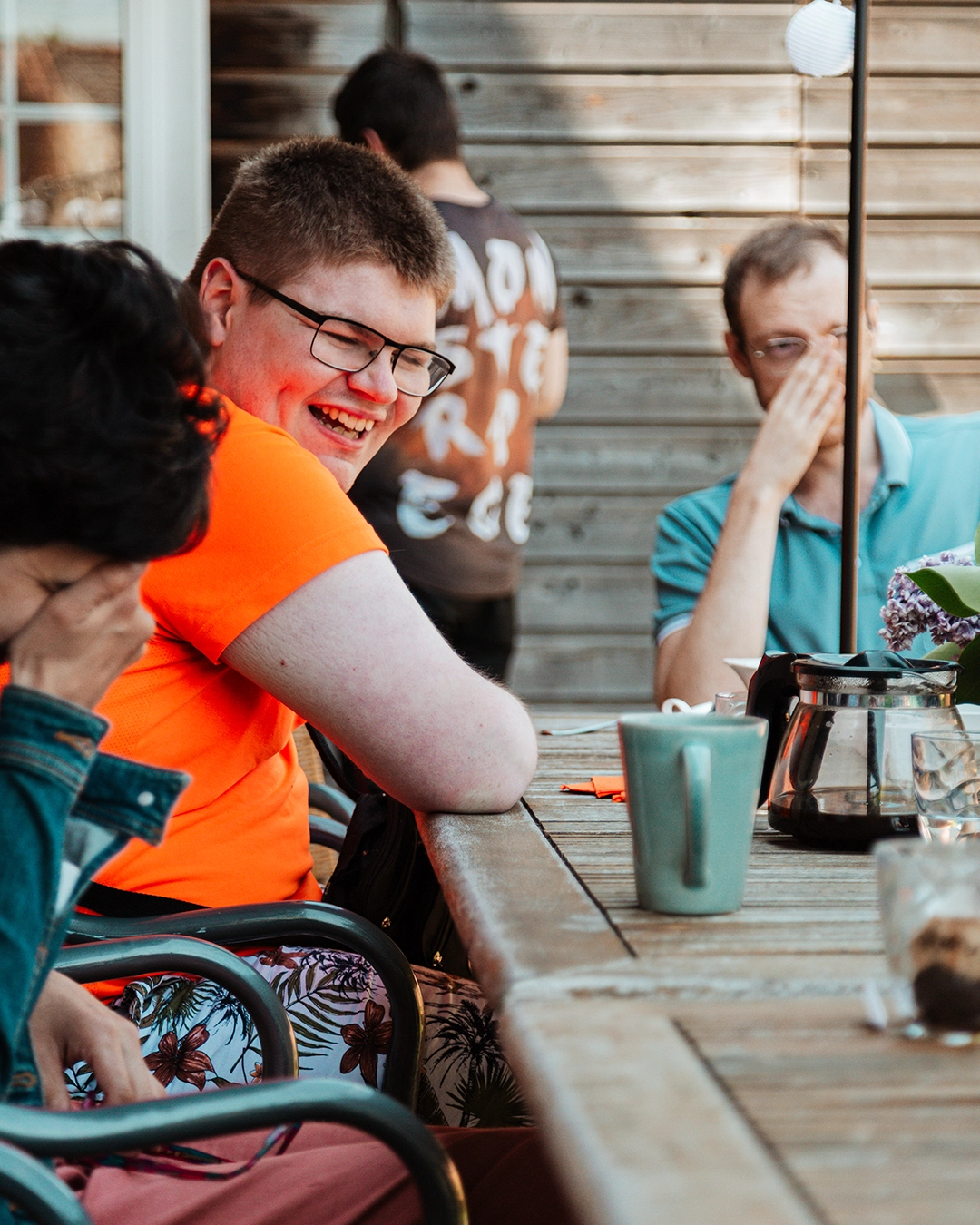 Le Groupe d'Entraide Mutuelle Saint-Venant - Des Racines et des Ailes - Association Sourires d'Autistes © A Bout de Films